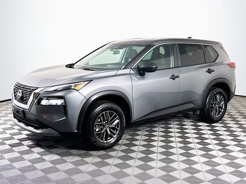 Used 2023 Nissan Rogue S FWD image 4