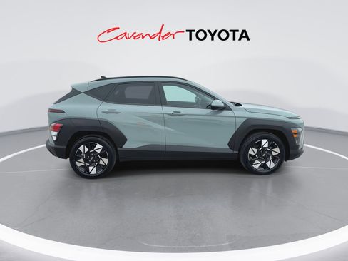 Used 2025 Hyundai Kona SEL FWD image 9