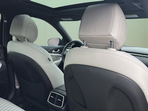 Certified 2025 Genesis G70 2.5T w/ Sport Prestige Package image 49