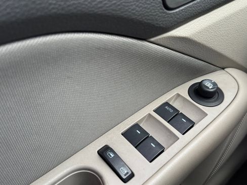 Used 2010 Ford Fusion SE image 17