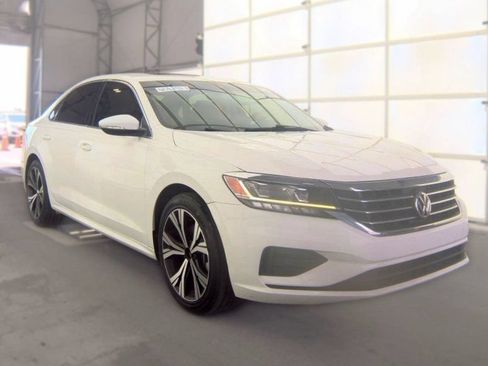 Used 2022 Volkswagen Passat 2.0T SE FWD image 3