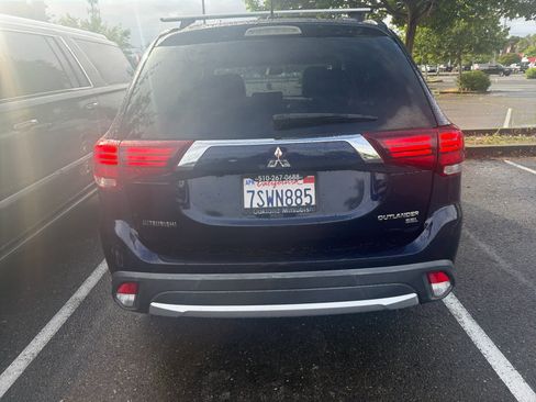 Used 2016 Mitsubishi Outlander SEL image 2