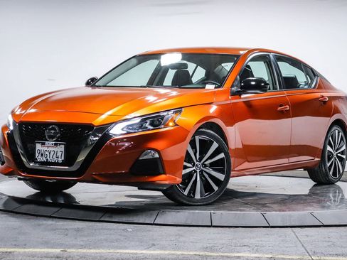 Used 2022 Nissan Altima 2.5 SR FWD image 1