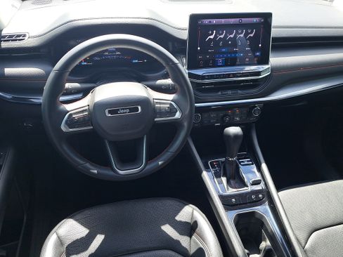 Used 2022 Jeep Compass Trailhawk w/ Trailhawk Elite Group image 14