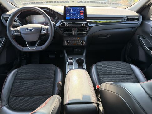 Used 2025 Ford Escape ST-Line AWD/4WD image 4