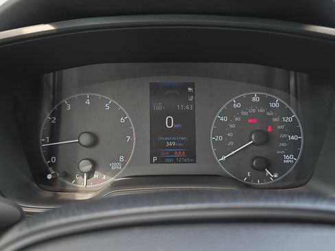 Used 2025 Toyota Corolla LE FWD image 18