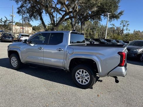 Certified 2025 Toyota Tacoma SR5 image 4