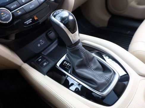 Used 2020 Nissan Rogue SL w/ Premium Package FWD image 18