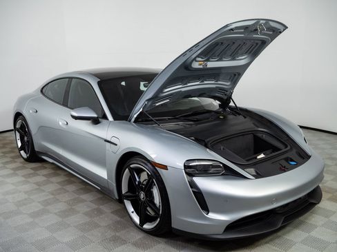 Used 2021 Porsche Taycan 4S w/ Premium Package image 34