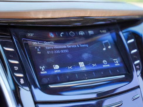 Used 2020 Cadillac Escalade Platinum AWD/4WD image 21