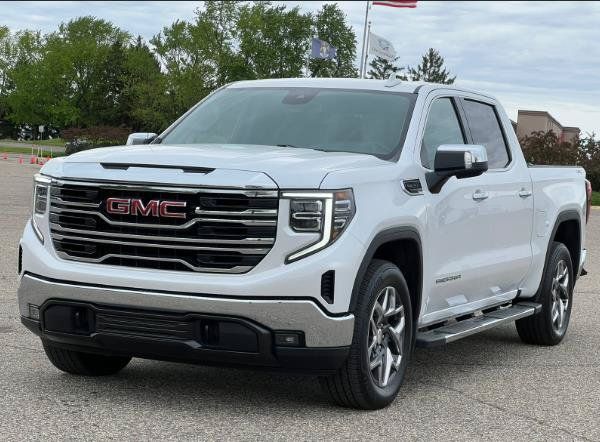 Used 2023 GMC Sierra 1500 SLT w/ SLT Convenience Package AWD/4WD image 7