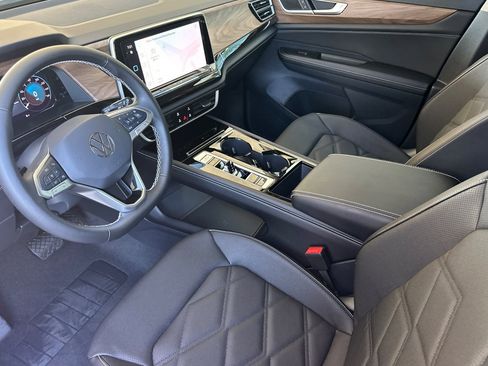 New 2026 Volkswagen Atlas SE image 8