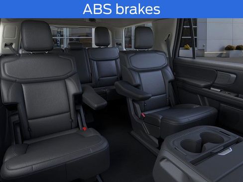 New 2026 Ford Expedition Platinum w/ Driver's Package image 11
