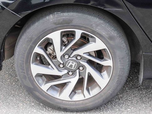 Certified 2017 Honda Civic EX image 8