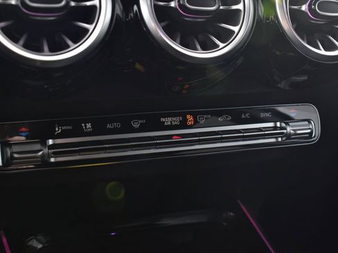 Certified 2025 Mercedes-Benz GLB 250 4MATIC image 20