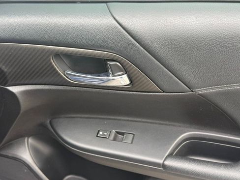 Used 2016 Honda Accord Sport image 29