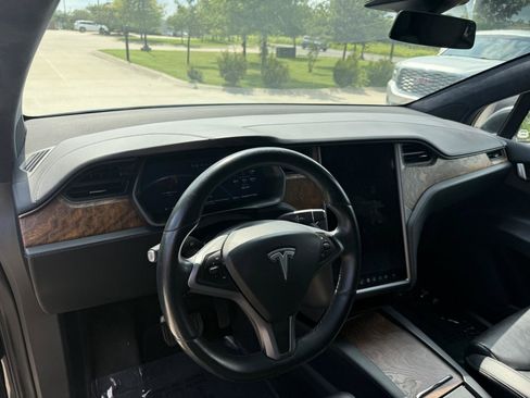 Used 2020 Tesla Model X Long Range AWD/4WD image 9