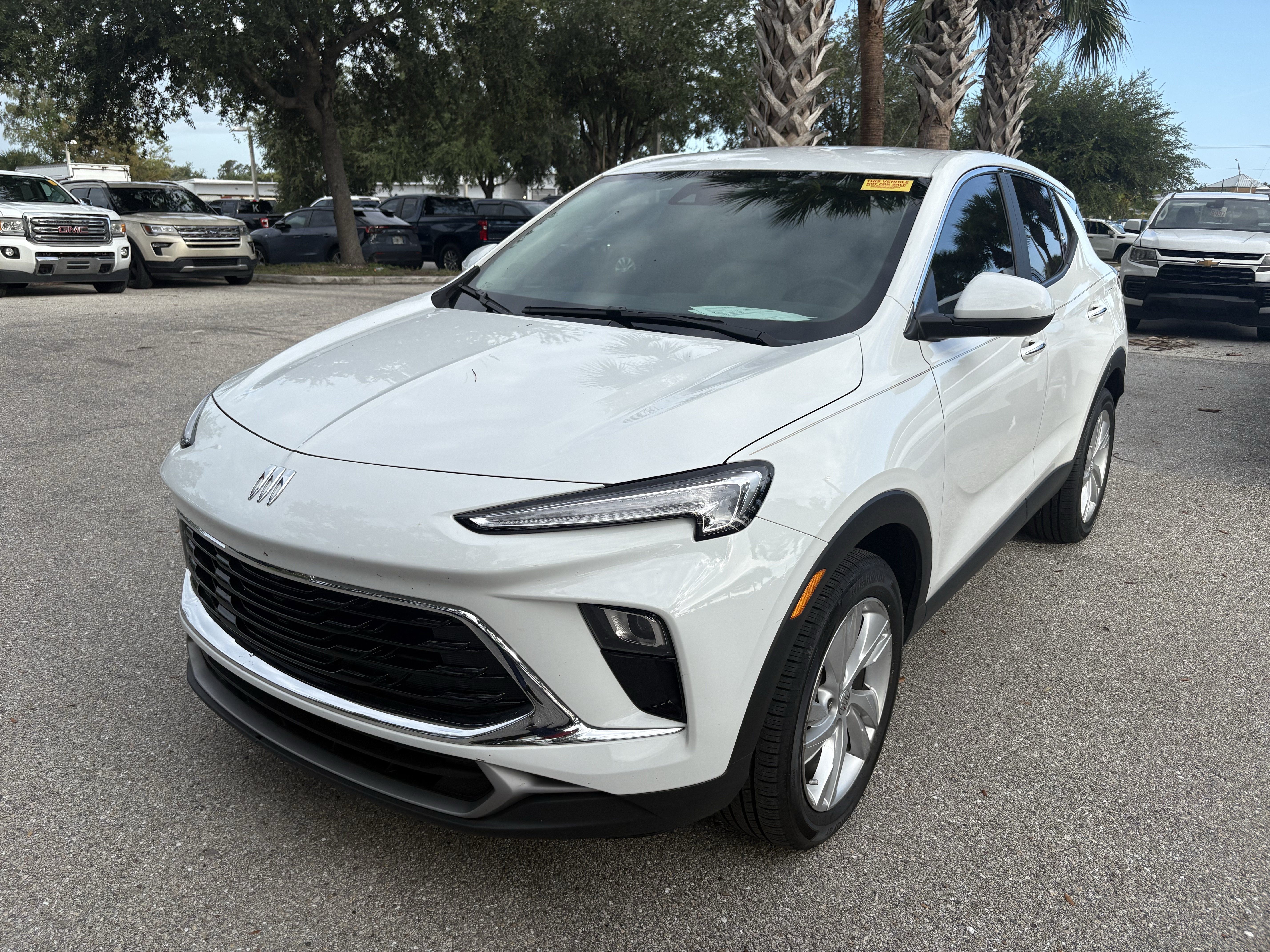 Certified 2024 Buick Encore GX Preferred FWD image 3