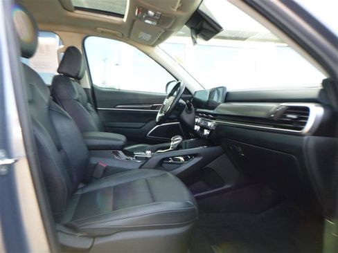 Used 2025 Kia Telluride S AWD/4WD image 10