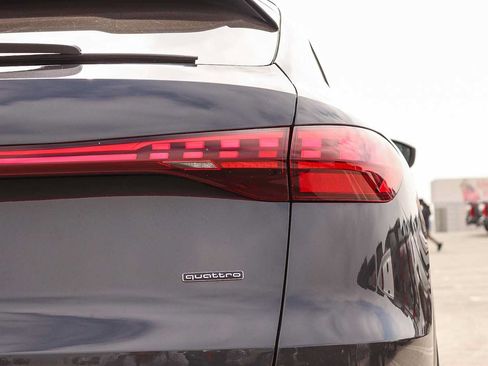 Used 2025 Audi Q5 Premium Plus w/ Premium Plus AWD/4WD image 10