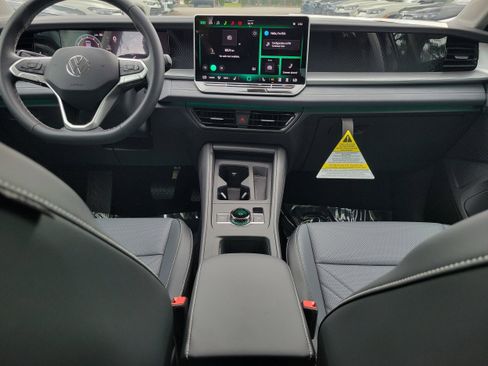 New 2026 Volkswagen Tiguan SE FWD image 14