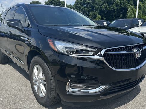 Used 2021 Buick Enclave Essence w/ Sound and Sites Package FWD image 2