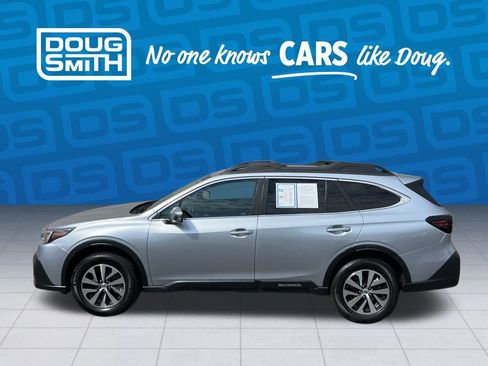 Used 2022 Subaru Outback Premium image 3