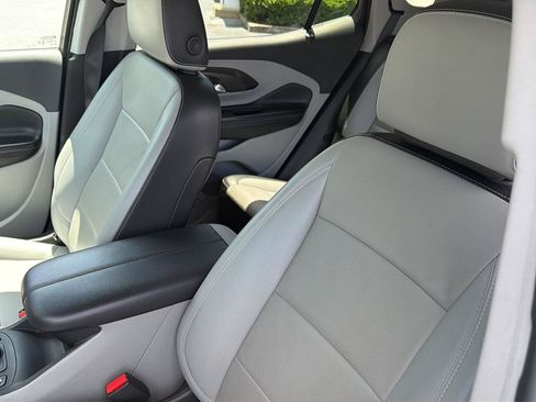 Certified 2024 GMC Terrain SLT FWD image 29