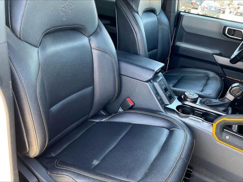 Used 2023 Ford Bronco Badlands AWD/4WD image 11