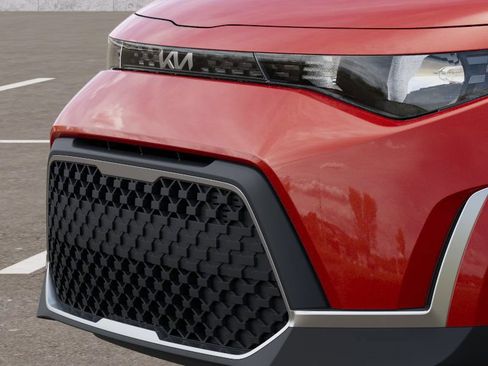 Used 2025 Kia Soul LX w/ LX Technology Package FWD image 12