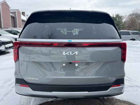 New 2026 Kia Carnival EX image 3
