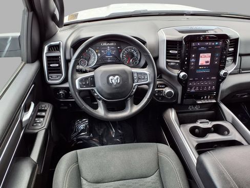 Used 2025 RAM 1500 Big Horn AWD/4WD image 4