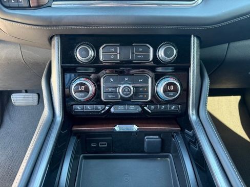 Used 2023 GMC Yukon XL Denali Ultimate image 21