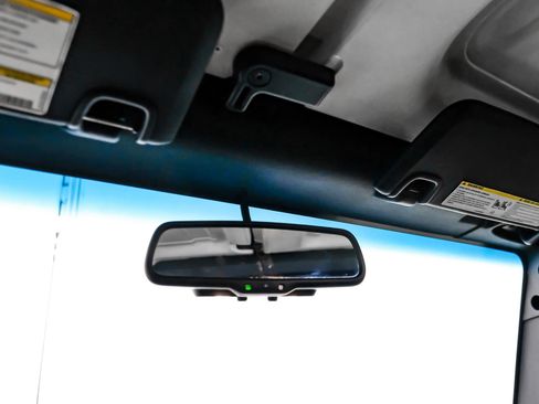 Used 2015 Jeep Wrangler Unlimited Sahara w/ Connectivity Group image 33