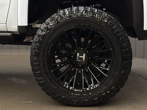 Used 2026 GMC Sierra 3500 Denali Ultimate AWD/4WD image 9