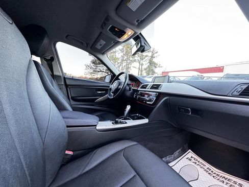 Used 2018 BMW 320i Sedan image 11