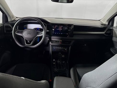 New 2025 Volkswagen Taos SE image 12