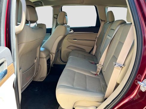 Used 2016 Jeep Grand Cherokee Laredo AWD/4WD image 21
