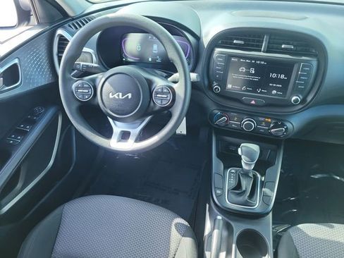 Used 2025 Kia Soul FWD image 14