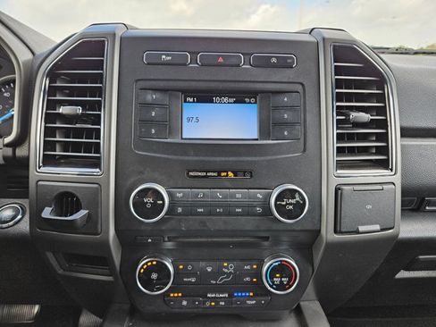 Used 2018 Ford Expedition XLT w/ Equipment Group 201A RWD image 15