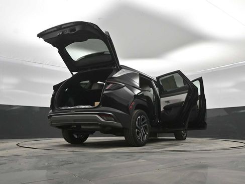 Certified 2025 Hyundai Tucson Limited AWD/4WD image 46
