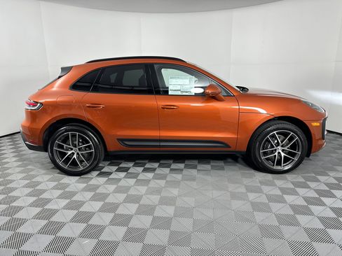 Certified 2025 Porsche Macan image 8