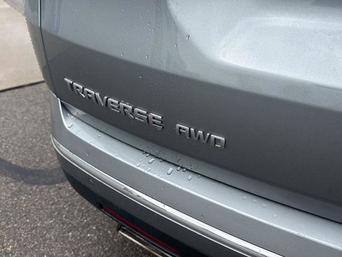 Used 2023 Chevrolet Traverse High Country image 5