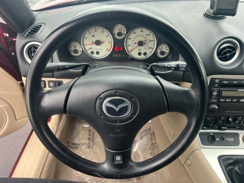 Used 2003 MAZDA MX-5 Miata LS image 30