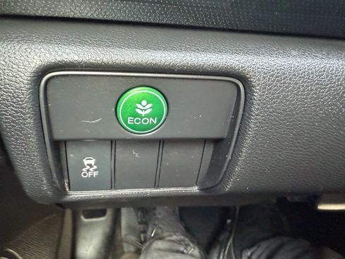 Used 2013 Honda Accord Sport image 18