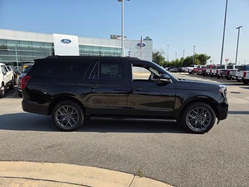 New 2026 Ford Expedition Max Platinum w/ Stealth Appearance Package AWD/4WD image 16