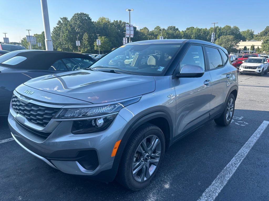 Certified 2023 Kia Seltos LX AWD/4WD image 1