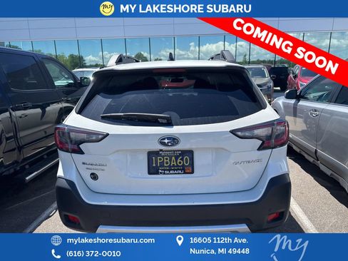 Used 2023 Subaru Outback Limited AWD/4WD image 11