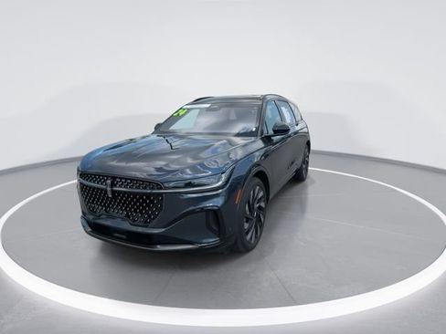 Used 2024 Lincoln Nautilus Reserve w/ Equipment Group 202A AWD/4WD image 4
