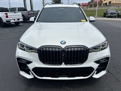 Used 2022 BMW X7 xDrive40i w/ M Sport Package AWD/4WD image 2